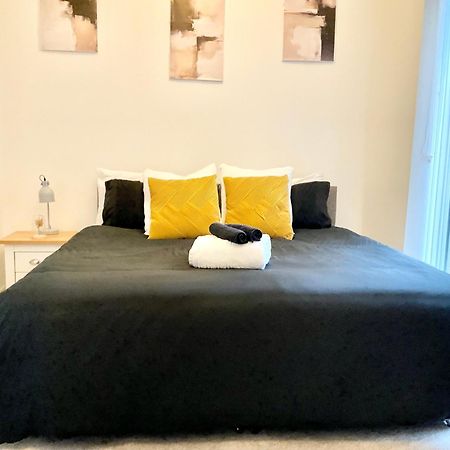 The Parkes A Stylish 3Br House, 5 Mins From Central Birmingham Close To The Edgbaston Stadium, The Hippodrome, Uob, Aston And Bcu, China Town, Kings Heath Bhx Airport And Much More Esterno foto
