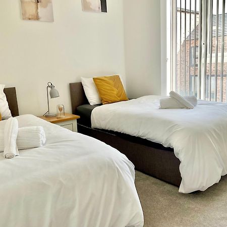 The Parkes A Stylish 3Br House, 5 Mins From Central Birmingham Close To The Edgbaston Stadium, The Hippodrome, Uob, Aston And Bcu, China Town, Kings Heath Bhx Airport And Much More Esterno foto