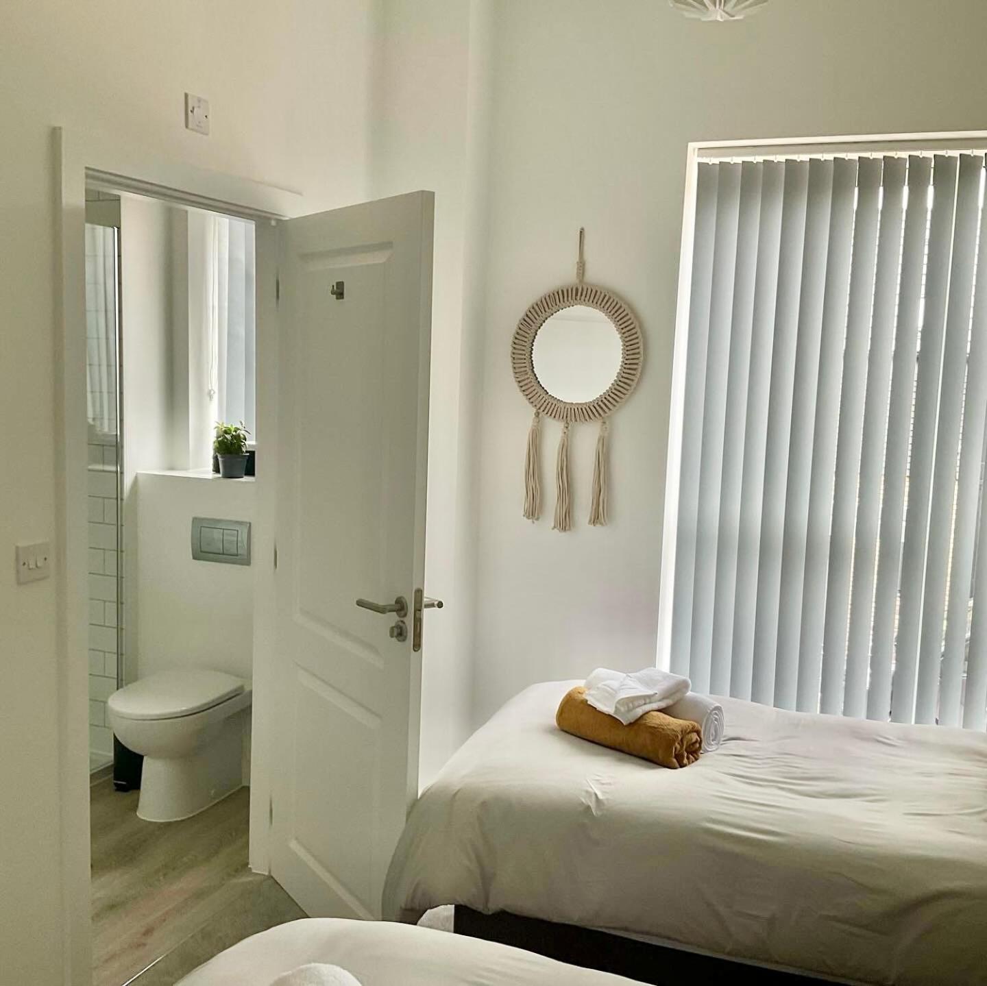 The Parkes A Stylish 3Br House, 5 Mins From Central Birmingham Close To The Edgbaston Stadium, The Hippodrome, Uob, Aston And Bcu, China Town, Kings Heath Bhx Airport And Much More Esterno foto