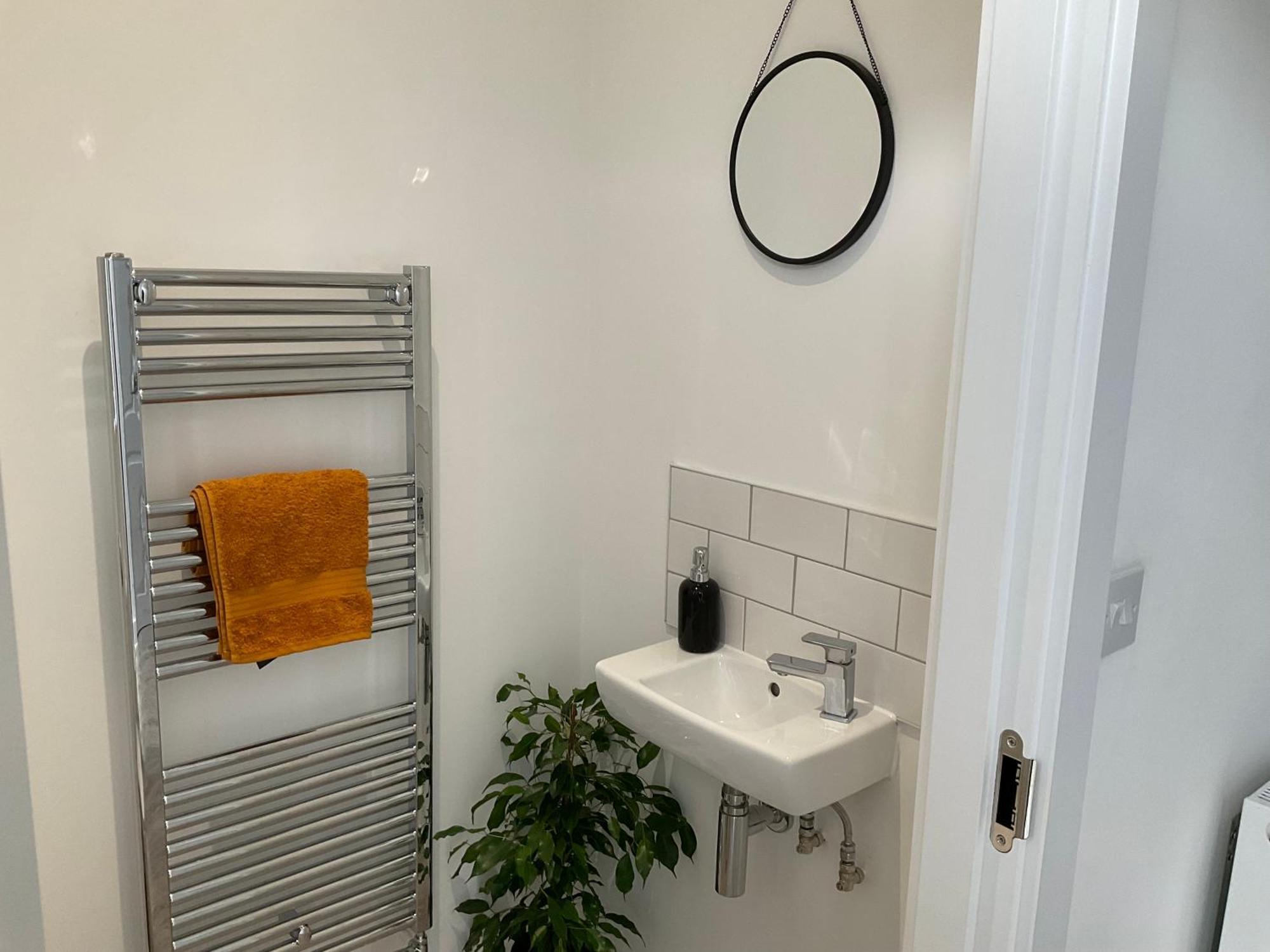 The Parkes A Stylish 3Br House, 5 Mins From Central Birmingham Close To The Edgbaston Stadium, The Hippodrome, Uob, Aston And Bcu, China Town, Kings Heath Bhx Airport And Much More Esterno foto