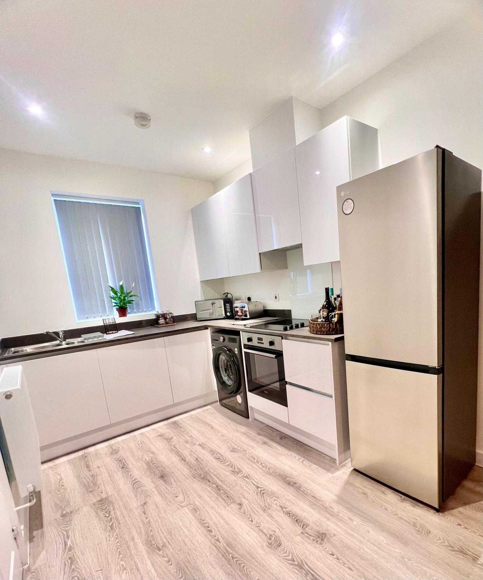 The Parkes A Stylish 3Br House, 5 Mins From Central Birmingham Close To The Edgbaston Stadium, The Hippodrome, Uob, Aston And Bcu, China Town, Kings Heath Bhx Airport And Much More Esterno foto