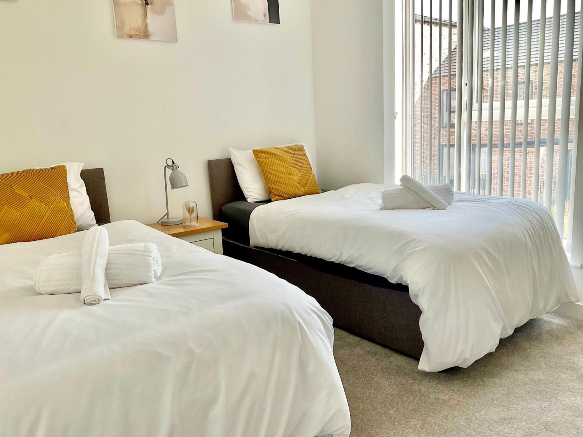 The Parkes A Stylish 3Br House, 5 Mins From Central Birmingham Close To The Edgbaston Stadium, The Hippodrome, Uob, Aston And Bcu, China Town, Kings Heath Bhx Airport And Much More Esterno foto
